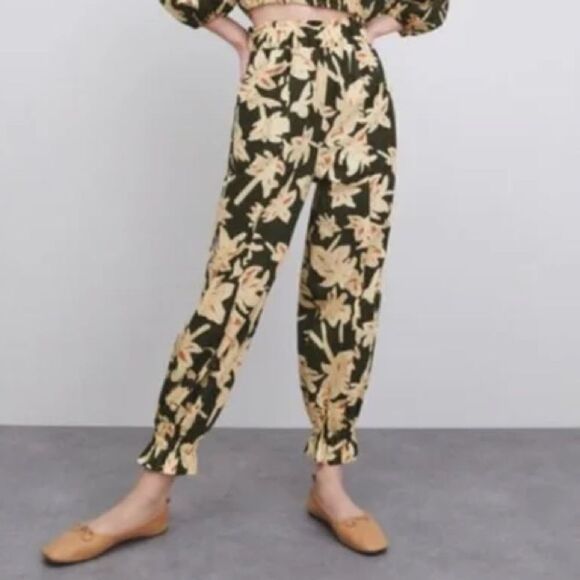 NWT ZARA MULTICOLOR HIGH WAIST FLORAL PRINTED BALLOON PANTS C21 - Picture 1 of 8